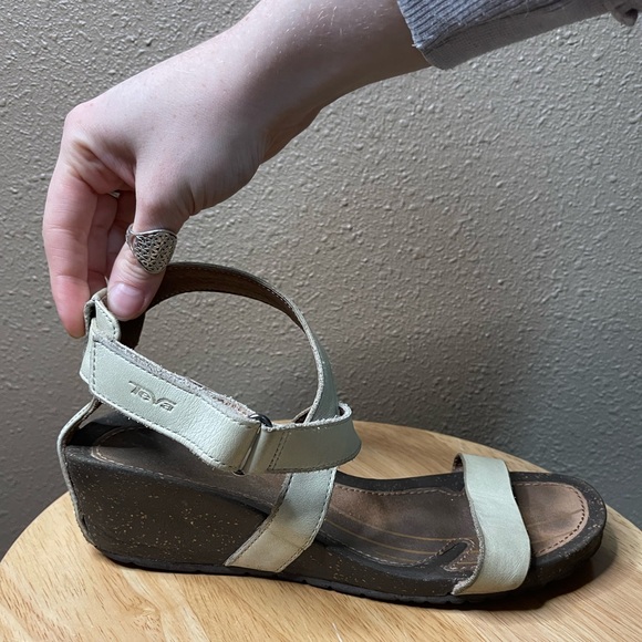 Teva Cabrillo Light Green Strappy Leather Cork Wedge Sandals Women’s 9.5 - Picture 7 of 15